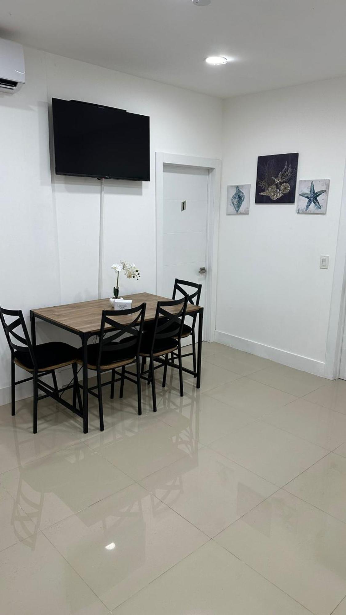 103 Shared For Men Comfortable, Affordable Hostal Miami